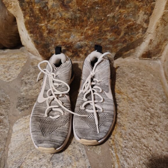 Nike Metcon DSX Flyknit 2 Women's Size 11 Running Shoes Style 924595-100 - Picture 8 of 10